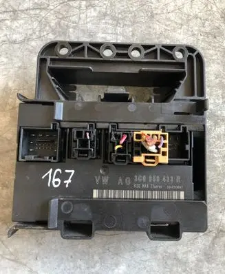 Volkswagen Caddy Fuse box set 304724H042 3C0959433R