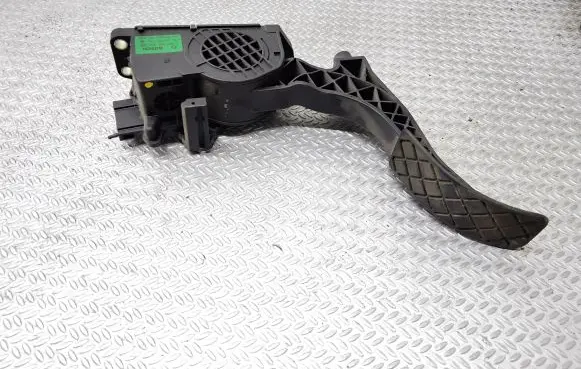 Volkswagen Polo IV 9N3 Accelerator throttle pedal 6Q1721503F 0280755063