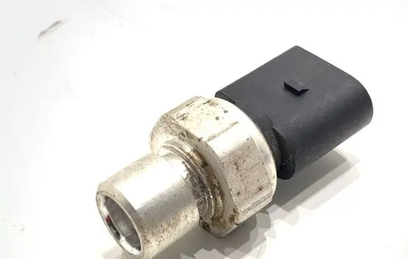 Volkswagen T-Roc Air conditioning (A/C) pressure sensor 5Q0959126B
