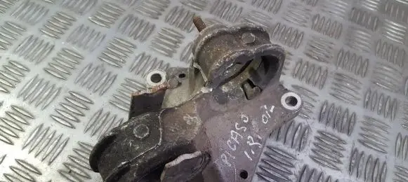 Citroen Xsara Picasso Engine mount bracket