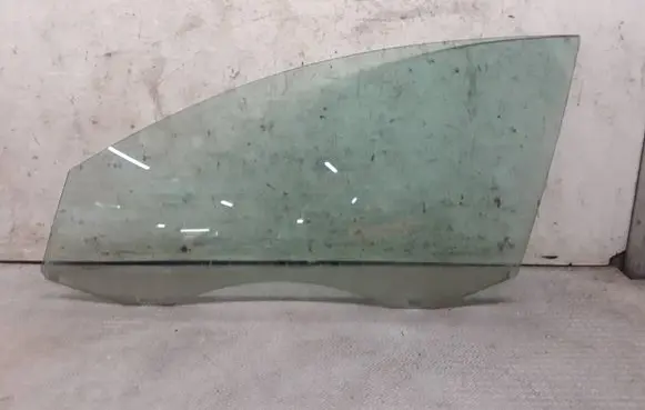 Volkswagen PASSAT B6 Front door window glass four-door 