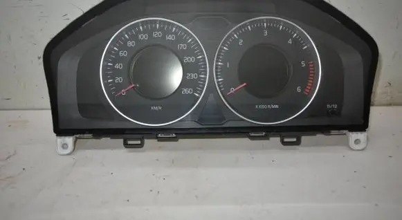 Volvo S60 Speedometer (instrument cluster) 31327581AA