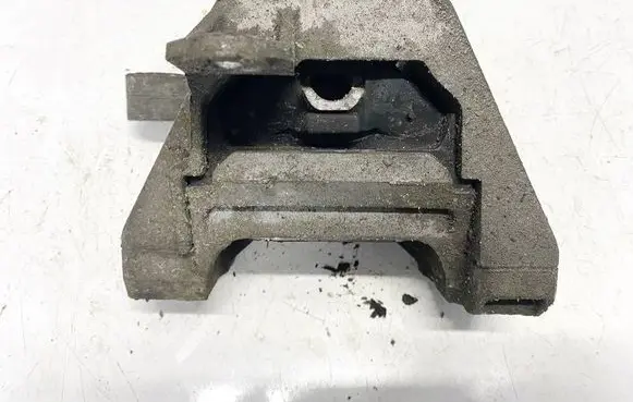 Opel Signum Engine mount bracket 21044614
