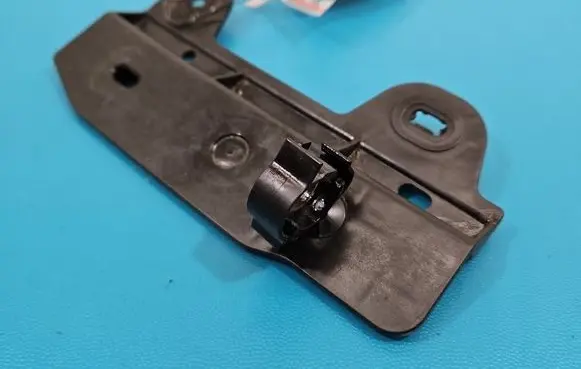 BMW iX1 Other engine bay part 61135A1E547 IMPRK1572413