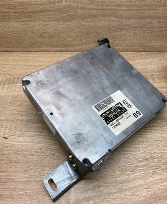 Toyota Avensis T250 Engine control unit/module ECU 8966105690 MB1758006325