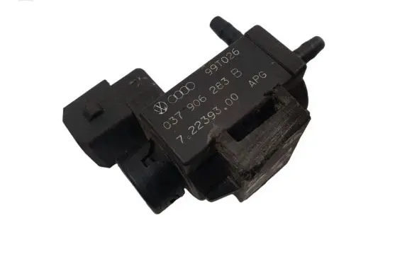 Audi A4 S4 B5 8D Turbo solenoid valve 037906283B