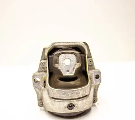 Engine mount bracket