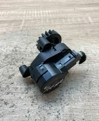 Volkswagen Sharan Air flap motor/actuator 7M3907511E YM2H19E616AA