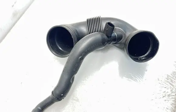 Mercedes-Benz CLK A209 C209 Turbo air intake inlet pipe/hose A6120940008