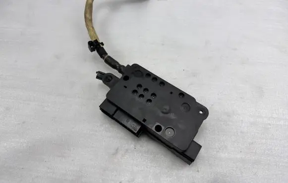 Audi RS3 Fuse module 8V0971225A 8V0971225 8P0937548