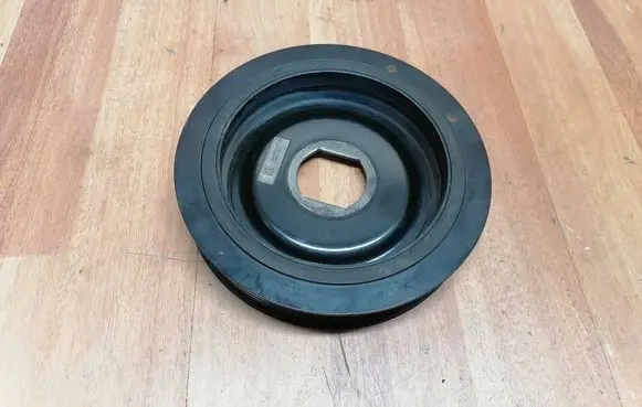 Renault Espace V (RFC) Crankshaft pulley 123039555R 82400227