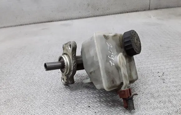 Volvo XC70 Master brake cylinder 8646006