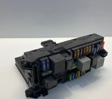 Mercedes-Benz E W211 Fuse module 2115453801 A2115453801