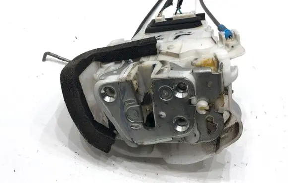 Subaru Outback Front door lock