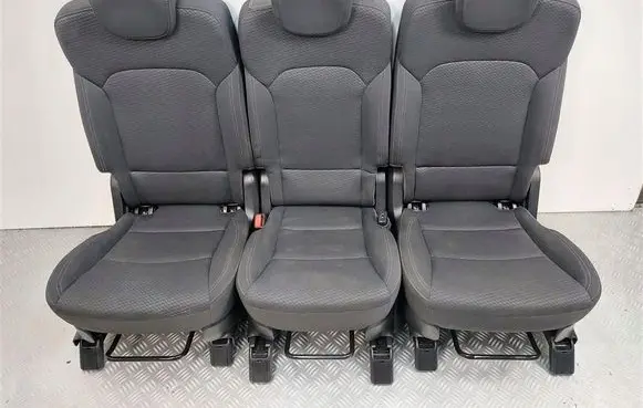 KIA Carens III Second row seats 