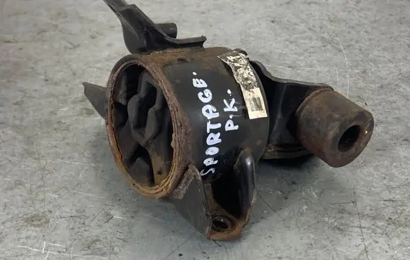 KIA Sportage Engine mount bracket
