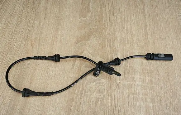 BMW 4 G22 G23 G24 G26 ABS rear brake sensor 6892609