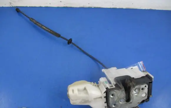 Alfa Romeo 159 Front door lock