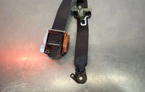 Toyota Urban Cruiser (XP110) Front seatbelt TK-AB0-EF807