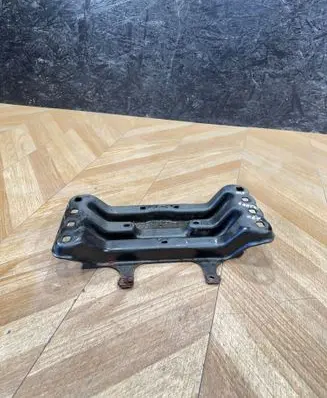 Mercedes-Benz C W205 Gearbox mounting bracket A2052420601 702003