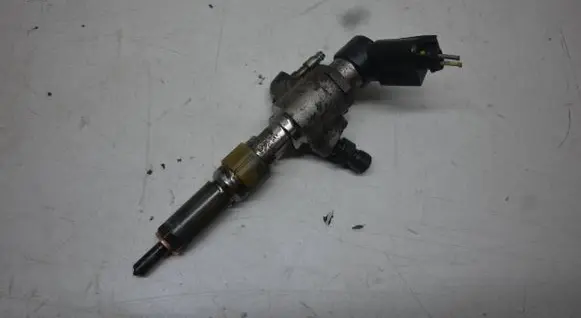 Peugeot 308 SW Fuel injector 9802448680