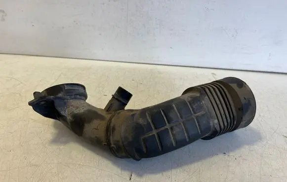 Opel Vivaro Air intake hose/pipe 9810921180