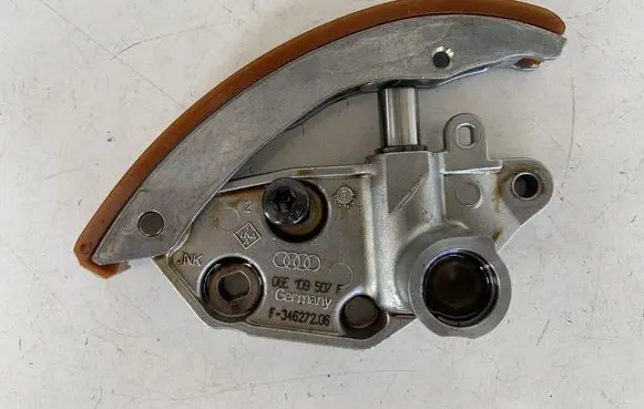 Audi Q7 4M Timing belt/chain tensioner 06E109507F