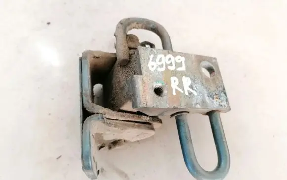 Seat Altea Rear door lower hinge