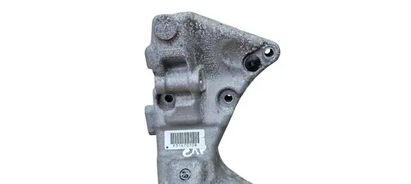 Volvo XC40 Generator/alternator bracket 31670108