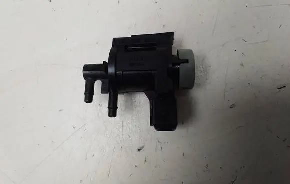 Audi A4 S4 B7 8E 8H Turbo solenoid valve 1J0906283A