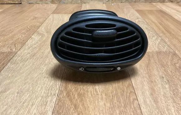 Ford Focus Dashboard side air vent grill/cover trim 98AB19893 D1B1AR66ZA