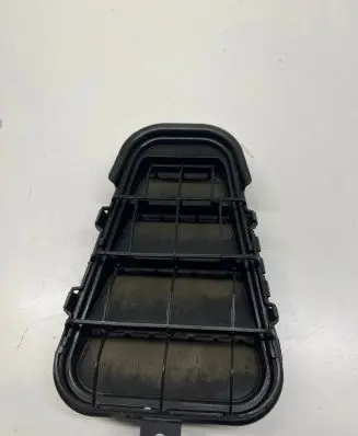 Audi A6 C7 Quarter panel pressure vent 4G5019181