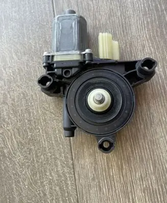 Ford Kuga III Front door window regulator motor