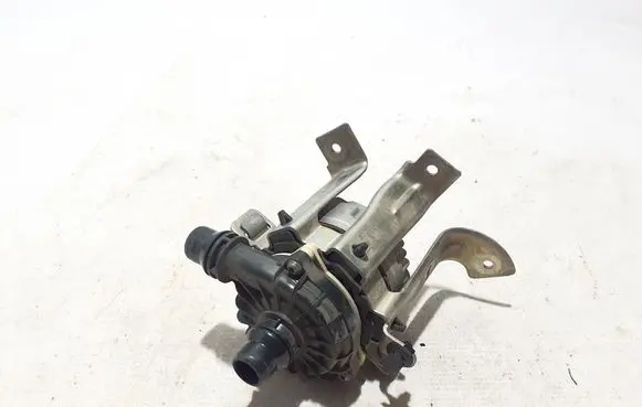 BMW 4 G22 G23 G24 G26 Electric auxiliary coolant/water pump 5A30244