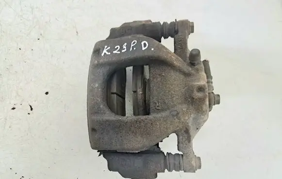 Toyota Avensis T270 Front brake caliper