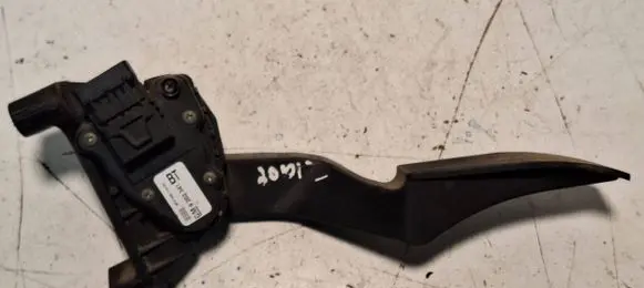 Opel Zafira A Accelerator throttle pedal 6PV00811400 9202341