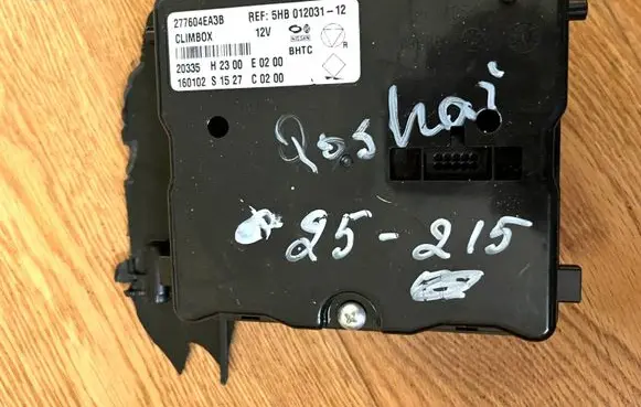 Nissan Qashqai Climate control unit 277604EA3B 5HB01203112