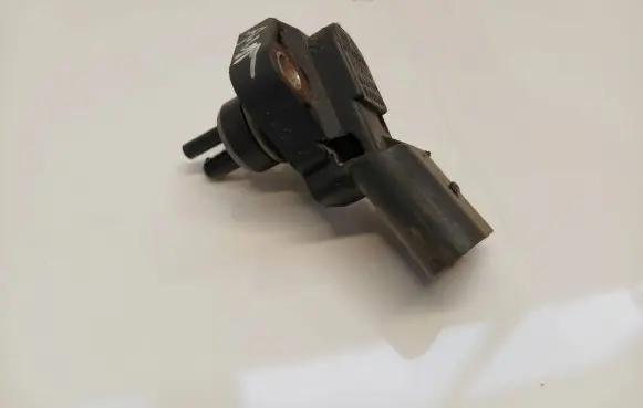 Audi A6 S6 C5 4B Air pressure sensor 059906051 0281002326