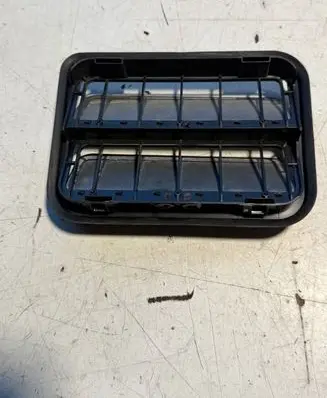 Opel Astra L Quarter panel pressure vent