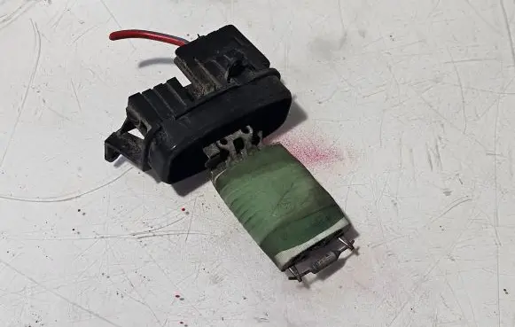 Volkswagen II LT Heater blower motor/fan resistor
