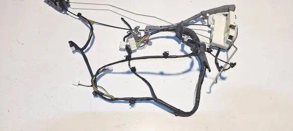 Mitsubishi Pajero Front door lock 8512A835