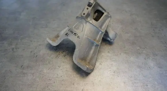 Honda Civic X Engine mounting bracket