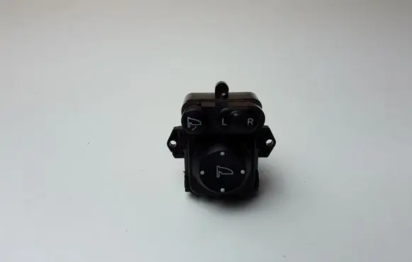 Honda CR-V Wing mirror switch T5AJ110