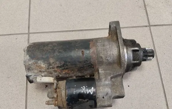 Volkswagen Golf IV Starter motor