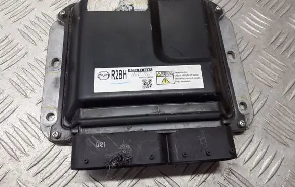 Mazda 6 Engine control unit/module R2BH18881A