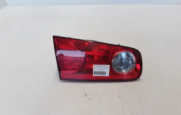 Tailgate rear/tail lights