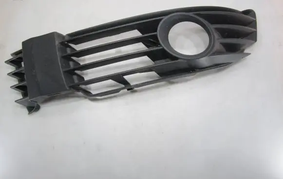 Volkswagen PASSAT B5.5 Front bumper lower grill 3B0853665L