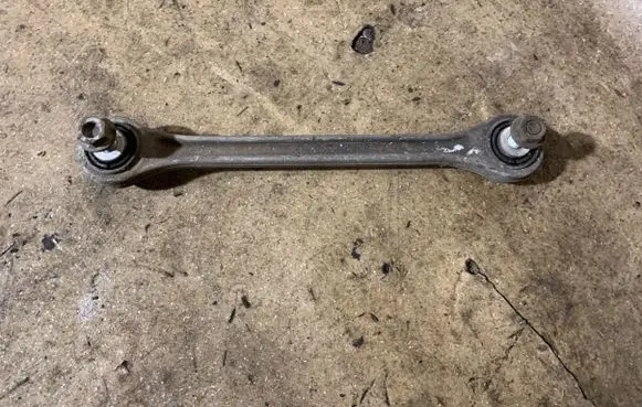 Rear upper control arm/wishbone