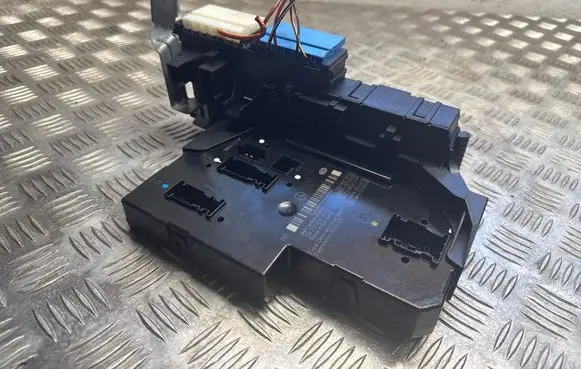 Mercedes-Benz C W204 Fuse box set 2049005003 23190251
