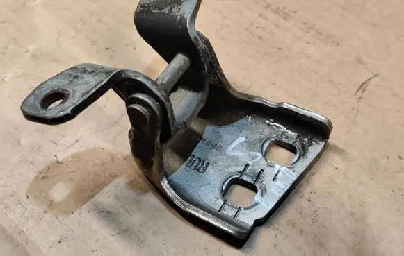 Chrysler Sebring (ST-22 - JR) Rear door upper hinge 